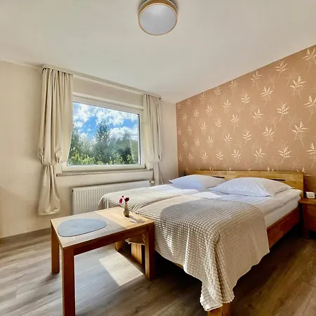 Am Berg Hotel-restaurant 酒店 哈茨边的赫茨伯格